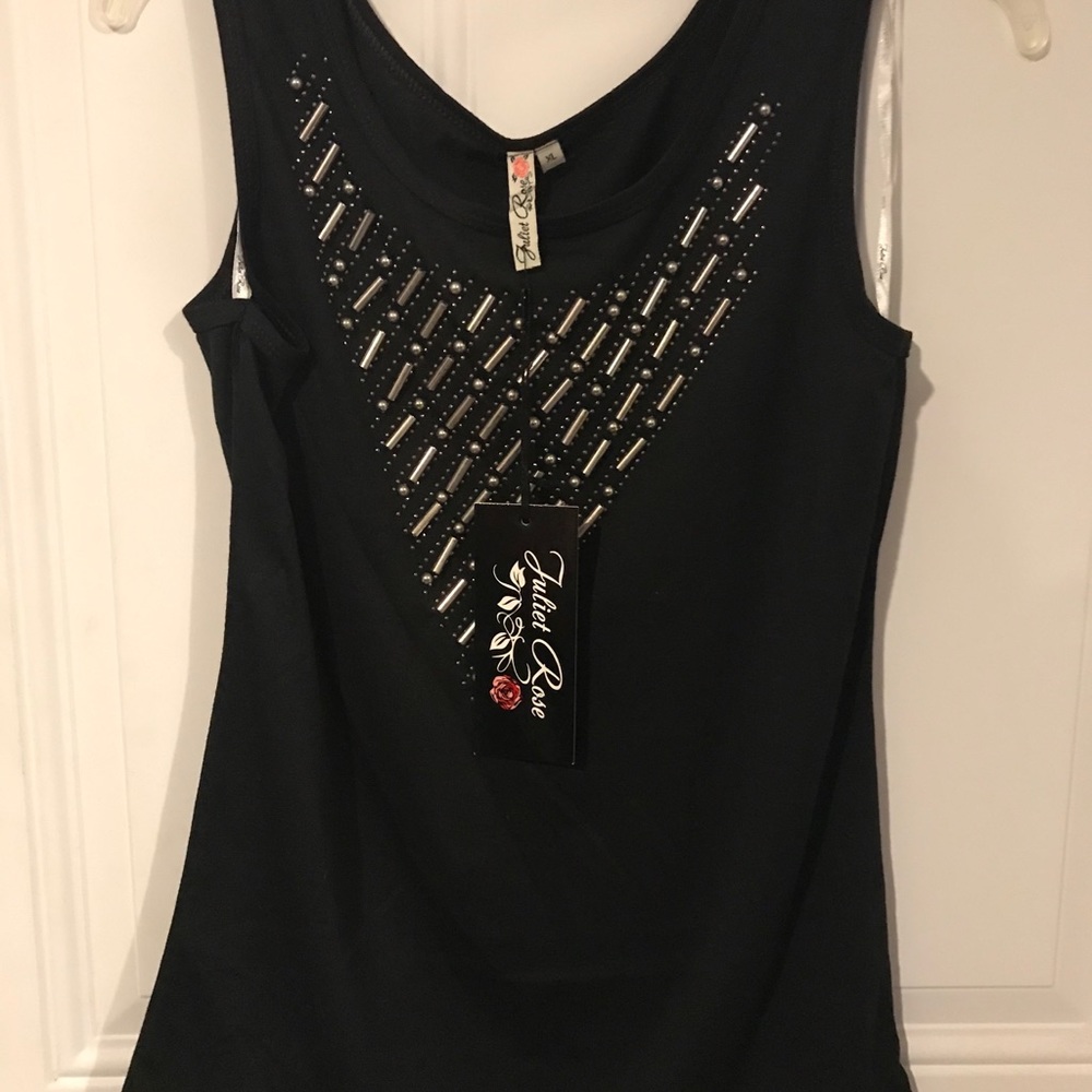 Juniors tank top Size:XL Color: Black